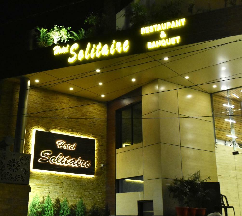 Hotel Solitaire Chinhat Buitenkant foto